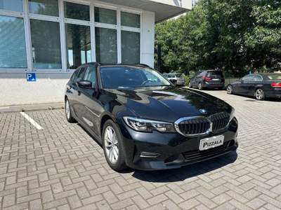BMW Serie 3 318d d Touring Business Advantage aut. Nero usata Magenta