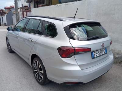Fiat Tipo Fiat Tipo SW 1.6 MTJ LOUNGE NAVI CERCHI CRUISE APP Argento usata marino
