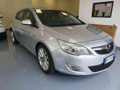 Opel Astra 1.7 CDTI 125CV 5 porte Cosmo Argento usata Longarone