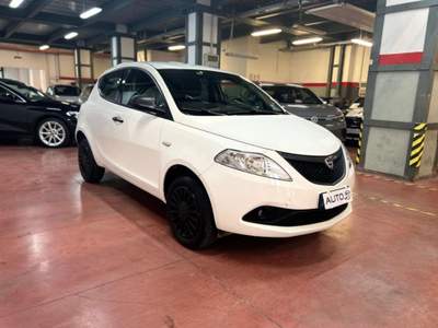 Lancia Ypsilon 0.9 TwinAir 5 porte Metano Ecochic Elefantino Blu Bianco usata Verona