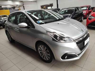 Peugeot 208 PureTech 82 5 porte Access Argento usata Tolmezzo