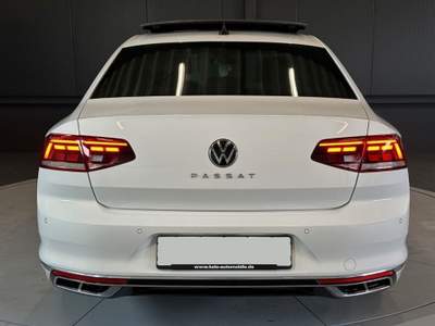 Volkswagen Passat 2.0 TDI SCR R Line Bianco usata Roma