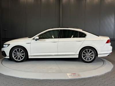 Volkswagen Passat 2.0 TDI SCR R Line Bianco usata Roma