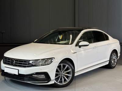 Volkswagen Passat 2.0 TDI SCR R Line Bianco usata Roma