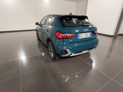 Audi A1 A1 Citycarver 30 1.0 tfsi Admired 110cv s-tronic APPLE CAR PLAY Verde usata marino