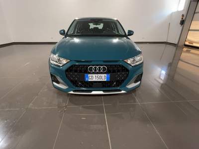 Audi A1 A1 Citycarver 30 1.0 tfsi Admired 110cv s-tronic APPLE CAR PLAY Verde usata marino