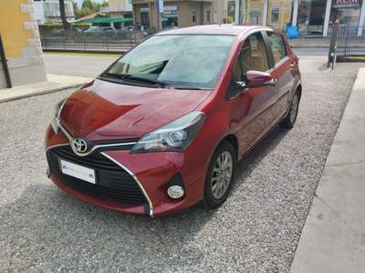 Toyota Yaris 1.0 5 porte Active *UNICO PROPRIETARIO* Rosso usata Jerago con Orago
