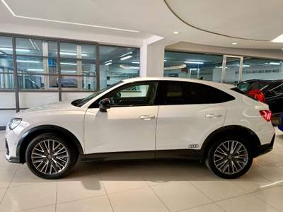 Audi Q3 SPB 40 TDI quattro 190CV S tronic S-Line Black Ed. Bianco usata Sant'Antonio Abate