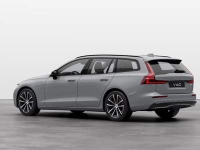 Volvo V60 T6 Plug-in Hybrid AWD automatico Plus Dark Grigio usata Padova
