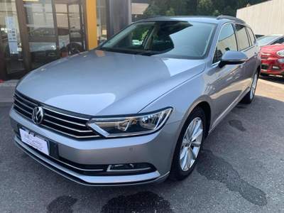 Volkswagen Passat 2.0 TDI DSG Business BlueMotion Tech Argento usata Tolmezzo
