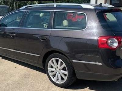 Volkswagen Passat 2.0 TDI 170CV DPF Var.DSG Highline Marrone usata BISIGNANO