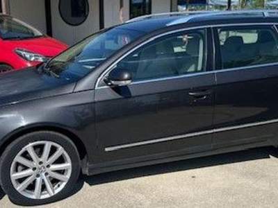 Volkswagen Passat 2.0 TDI 170CV DPF Var.DSG Highline Marrone usata BISIGNANO