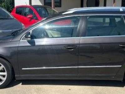 Volkswagen Passat 2.0 TDI 170CV DPF Var.DSG Highline Marrone usata BISIGNANO