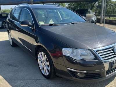 Volkswagen Passat 2.0 TDI 170CV DPF Var.DSG Highline Marrone usata BISIGNANO