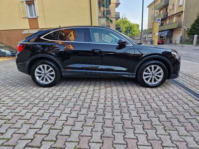 Audi Q3 18‘’/ MATRIX /CAM /KEYLESS/CARPLAY Nero usata Dolo