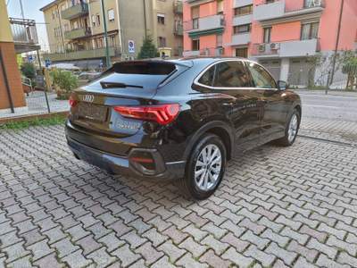 Audi Q3 18‘’/ MATRIX /CAM /KEYLESS/CARPLAY Nero usata Dolo