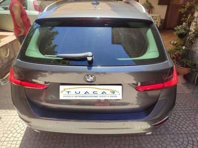 BMW Serie 3 320d Luxury 320 d Grigio usata Vibo Valentia