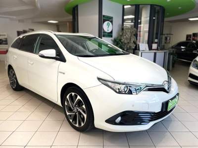 Toyota Auris 1.8 Hybrid Active Bianco usata Trento