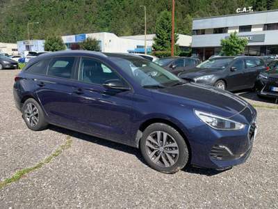 Hyundai i30 Wagon 1.6 CRDi 115CV DCT Business Blu/Azzurro usata Tolmezzo