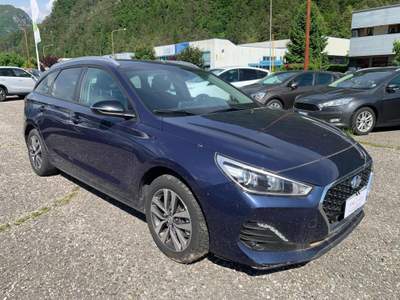 Hyundai i30 Wagon 1.6 CRDi 115CV DCT Business Blu/Azzurro usata Tolmezzo