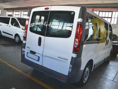 Opel Vivaro 27 2.0i L1 H1 Combi 9 posti Bianco usata Castelnuovo Rangone