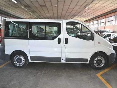 Opel Vivaro 27 2.0i L1 H1  Combi 9 posti Bianco usata Castelnuovo Rangone