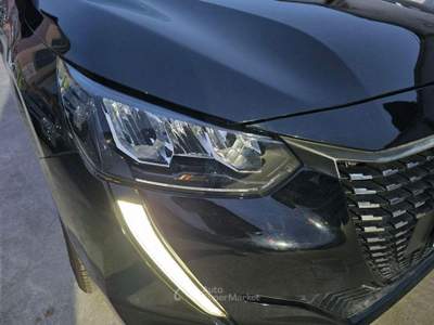 Peugeot 208  1.5 bluehdi GT s&s 100cv usata Aversa