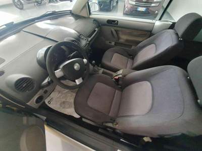 Volkswagen New Beetle 1.6 Cabrio Argento usata Longarone