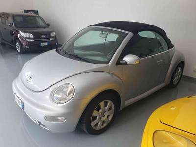 Volkswagen New Beetle 1.6 Cabrio Argento usata Longarone