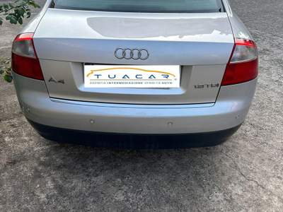 Audi A4 Advance 1.9 TDI Grigio usata Vibo Valentia