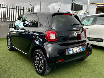 Smart ForFour 70 1.0 Youngster Nero usata Volla