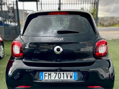 Smart ForFour 70 1.0 Youngster Nero usata Volla