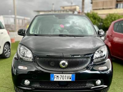 Smart ForFour 70 1.0 Youngster Nero usata Volla