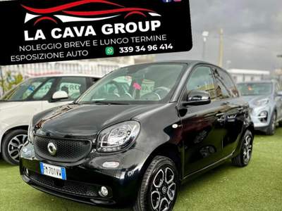 Smart ForFour 70 1.0 Youngster Nero usata Volla