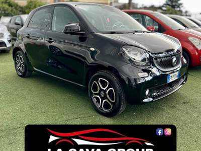 Smart ForFour 70 1.0 Youngster Nero usata Volla