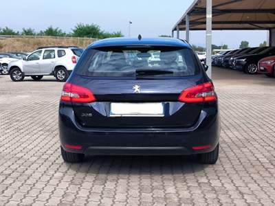 Peugeot 308 1.5 BlueHDi 130CV EAT6 Business Blu/Azzurro usata San Salvatore Telesino