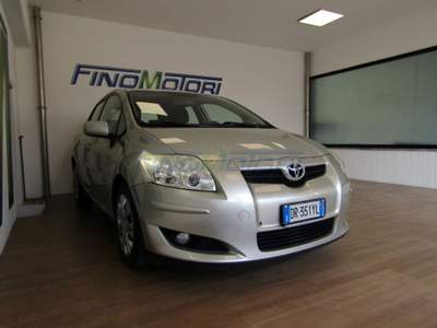 Toyota Auris 1.4 D-4D M-MT 5 porte Sol AUTOMATICA Argento usata Fino Mornasco