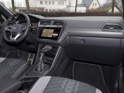Volkswagen Tiguan 1.5 TSI 150 CV DSG ACT R-Line Blu/Azzurro usata Castelnuovo Rangone