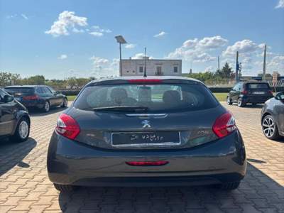 Peugeot 208 1.2 VTi 82 CV 5p. Allure Grigio usata Fasano