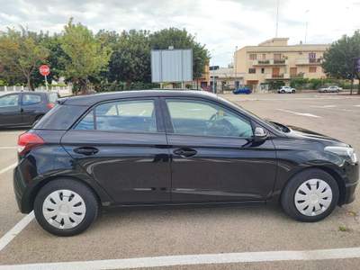 Hyundai i20 1.1 CRDi 12V 5 porte Classic Nero usata Lecce