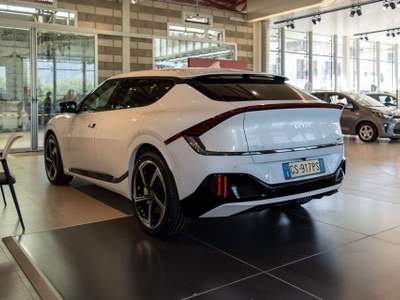Kia EV6 Dual Motor 77,4 kWh AWD GT  ( KM ZERO ) Bianco usata Fondi
