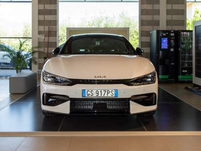 Kia EV6 Dual Motor 77,4 kWh AWD GT  ( KM ZERO ) Bianco usata Fondi