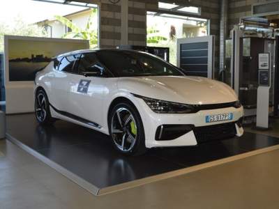 Kia EV6 Dual Motor 77,4 kWh AWD GT  ( KM ZERO ) Bianco usata Fondi