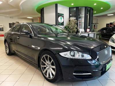 Jaguar XJ 3.0D V6 Portfolio Nero usata Trento
