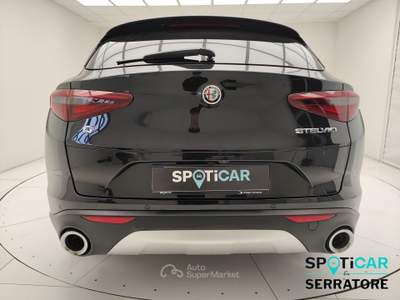 Alfa Romeo Stelvio 2017 2.2 t Business Q4 210cv auto Nero usata Erba
