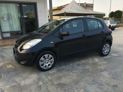 Toyota Yaris Yaris 1.3 5p.                                                         Nero usata Guspini