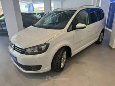 Volkswagen Touran 2.0 tdi Highline dsg Bianco usata Licata