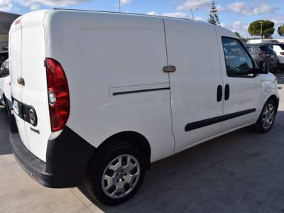 Fiat Doblò Doblò 1.6 MJT 105CV S&S PL-TN Cargo Maxi Lounge Bianco usata San Vito dei Normanni