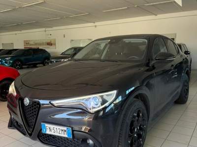 Alfa Romeo Stelvio 2.2 T.diesel 180 CV AT8 Q4 Bus. Nero usata Castellammare di Stabia
