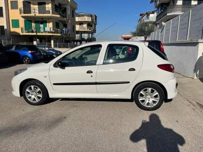 Peugeot 206 non fumatore, neopatentati, unicoproiprietario; gpl Bianco usata Marano di Napoli